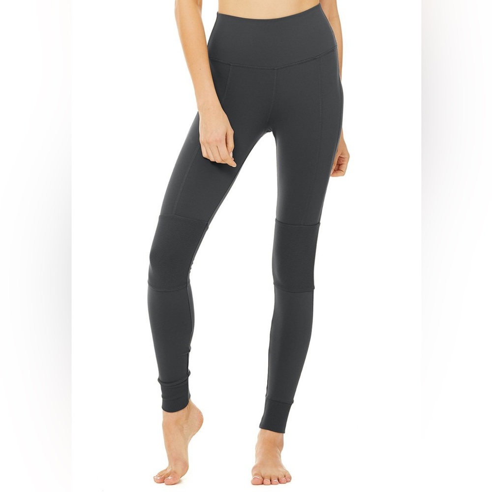 Alo Yoga High Waist Avenue Legging in Anthracite Grey